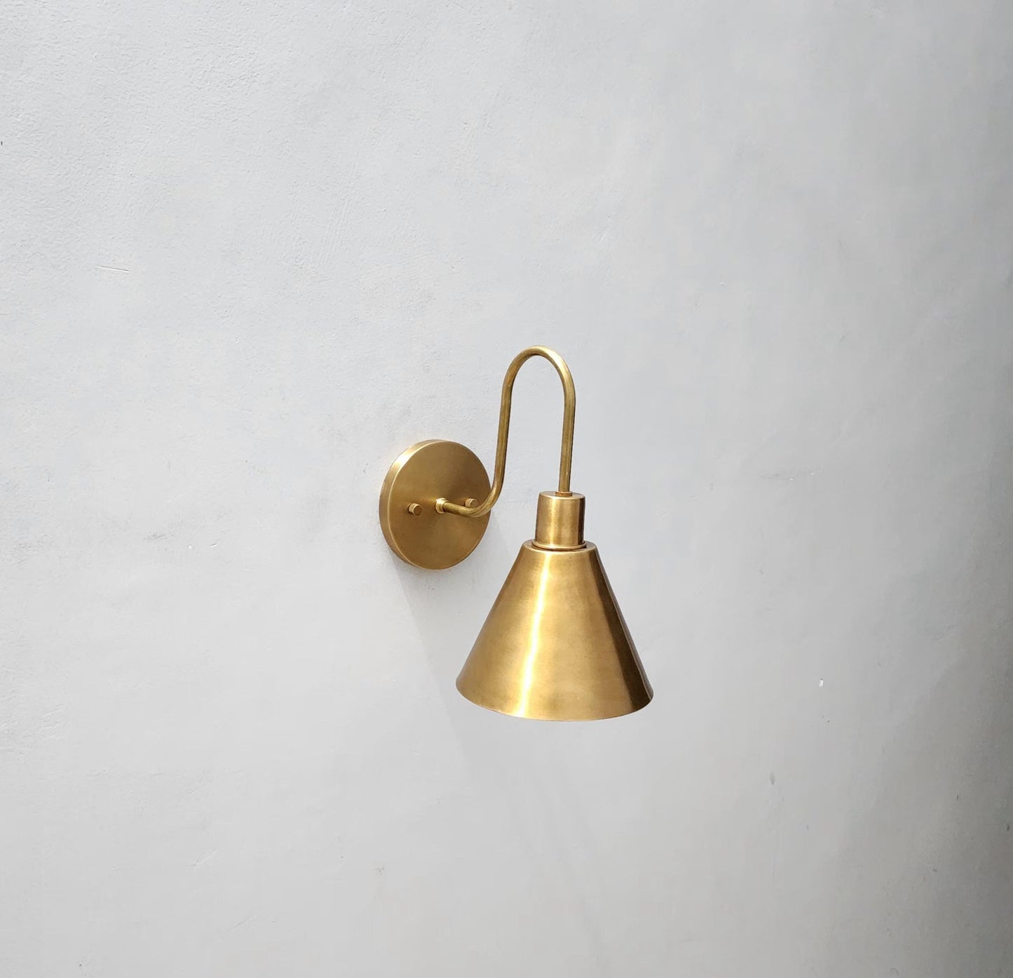 Elegant Mid Century Brass Wall Lamp for Your Home Decor