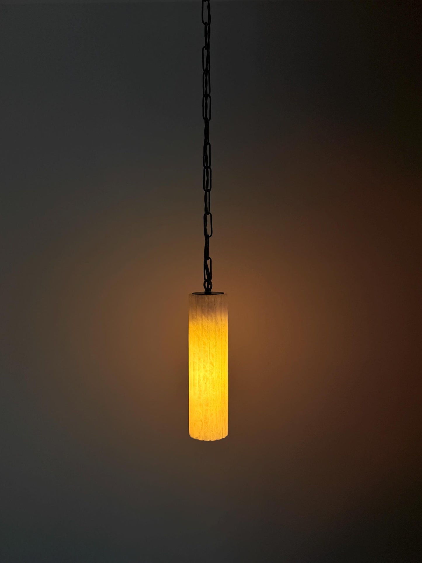 Handmade Fluted Alabaster Pendant Light – Solid Brass Chain Ceiling Fixture - optimized image