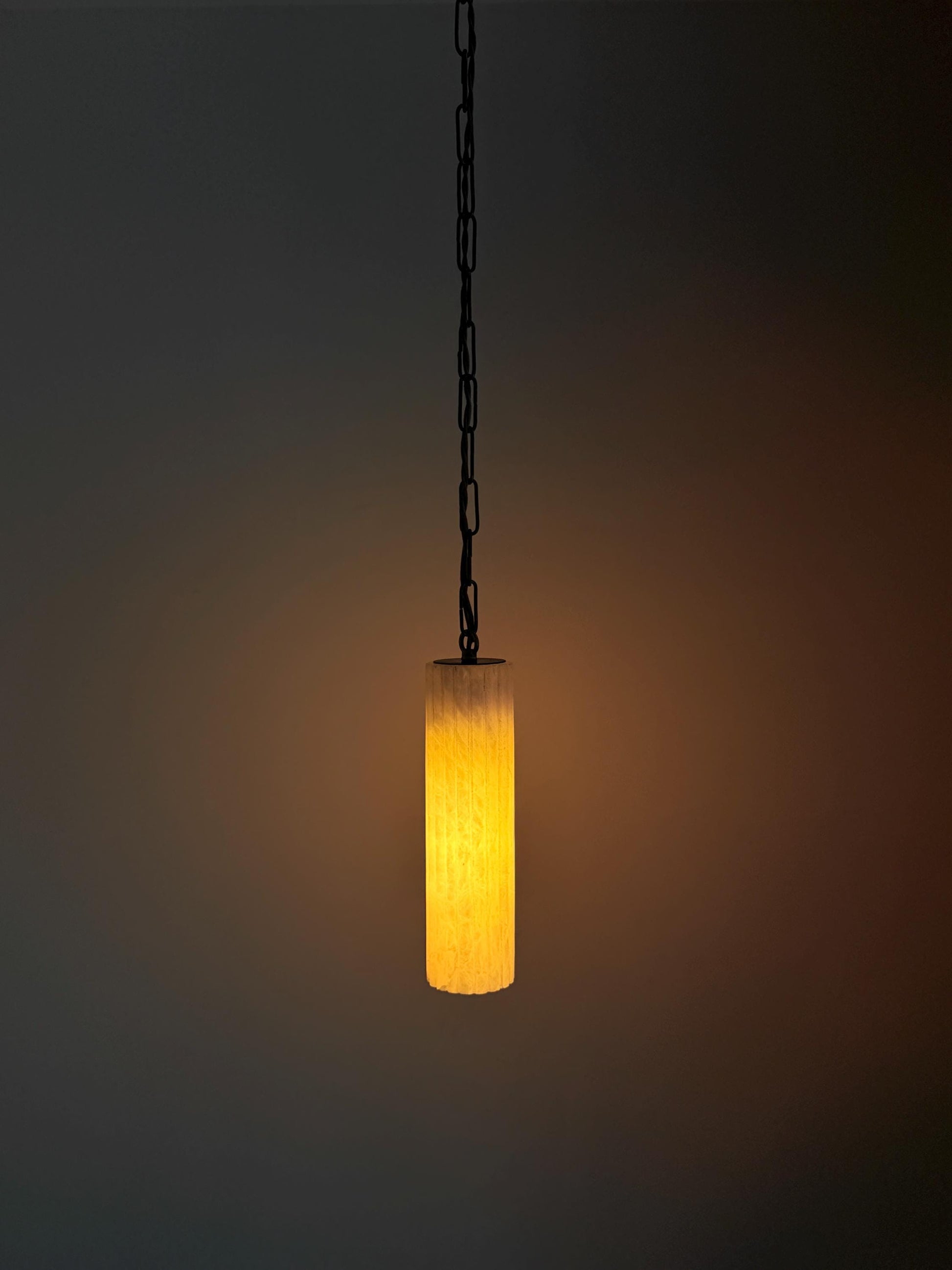 Handmade Fluted Alabaster Pendant Light – Solid Brass Chain Ceiling Fixture - optimized image
