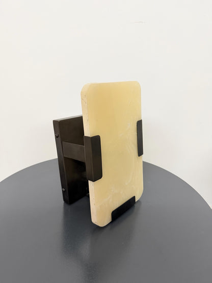 Handmade Natural Onyx Wall Sconce – Modern Luxury Stone Wall Light With Brass Finish - optimized image
