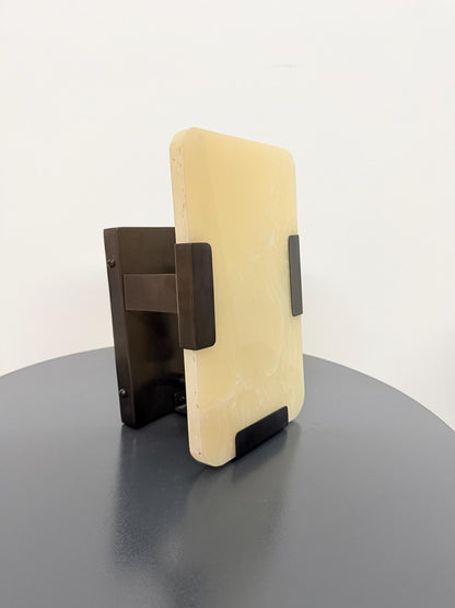 Handmade Natural Onyx Wall Sconce – Modern Luxury Stone Wall Light With Brass Finish - optimized image