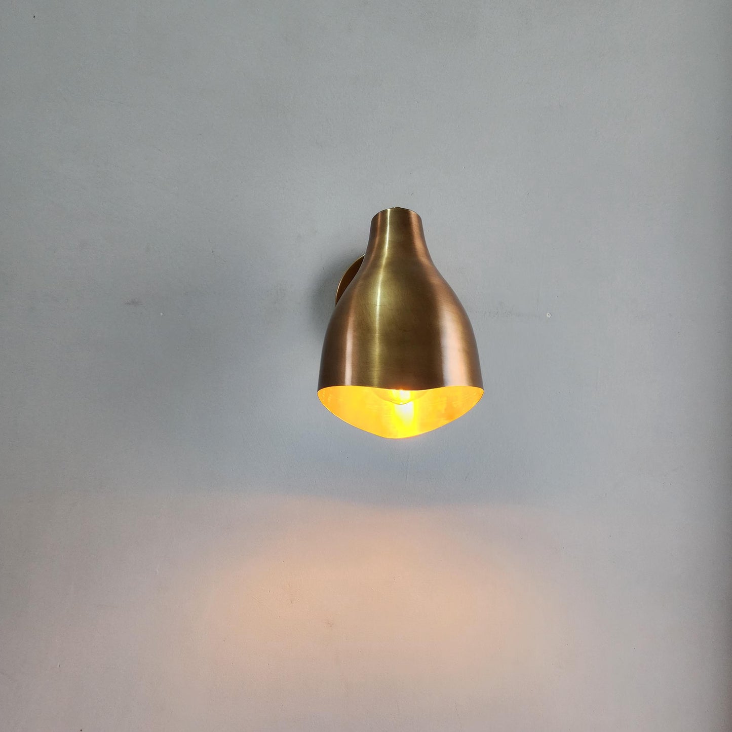 Classic Handmade Brass Light – Versatile Wall Sconce for Modern & Vintage Spaces