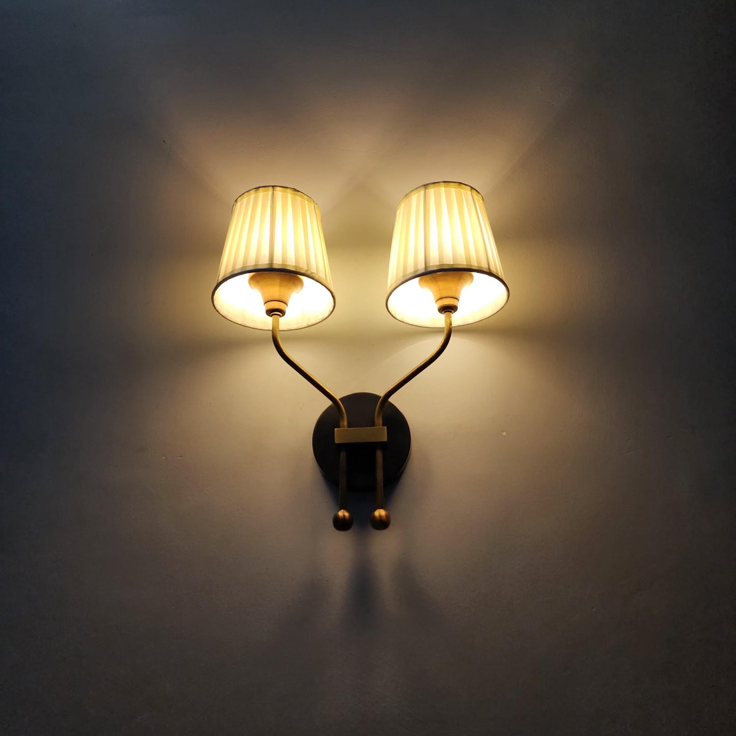 Illuminate in Style: Vintage-Inspired Double Arm Wall Sconce