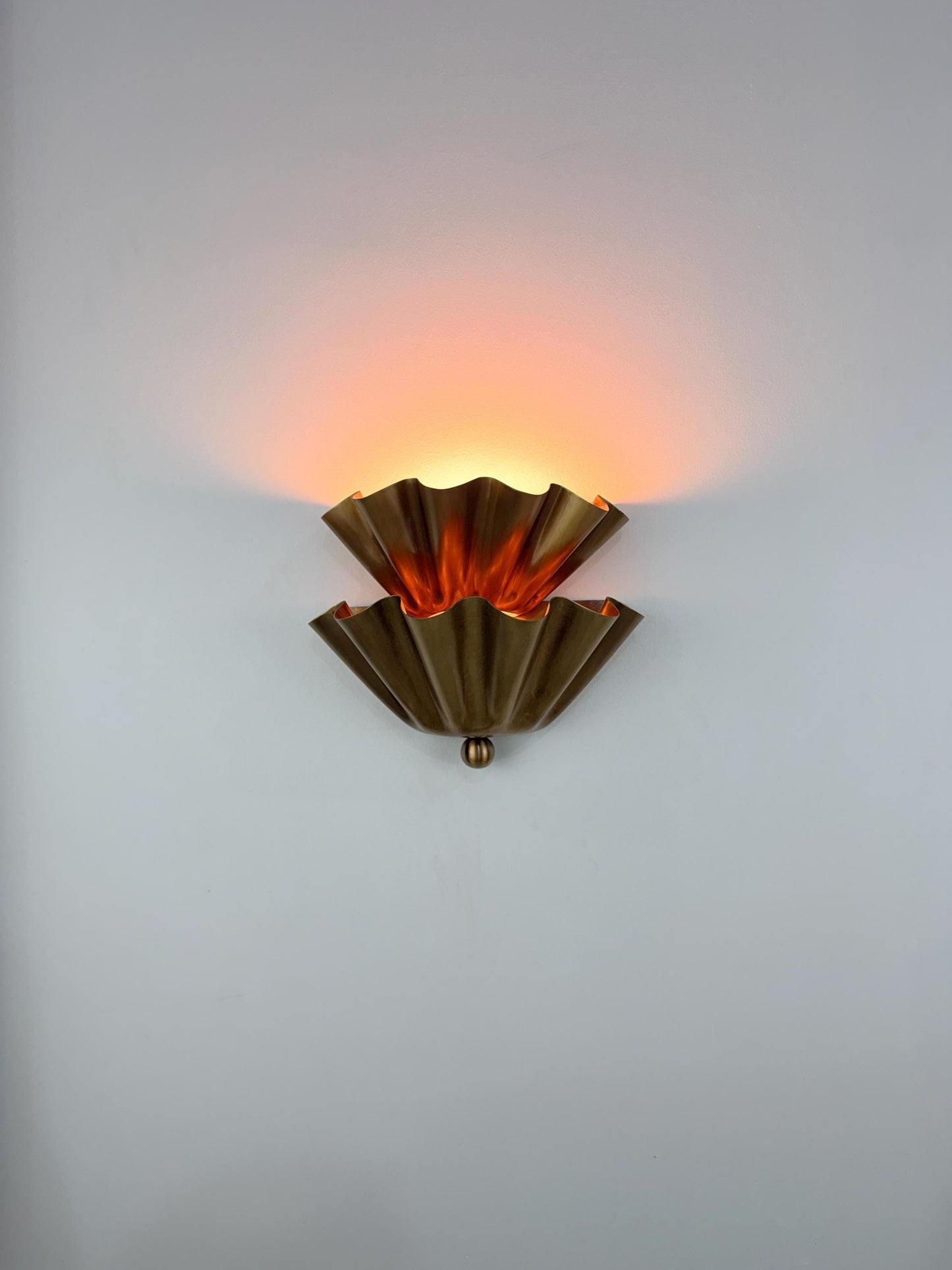 Scalloped Brass Half Flower Wall Sconce Handmade Shell Wall Light Fixture for Bedroom, Hallway, Bathroom & Entryway Decor