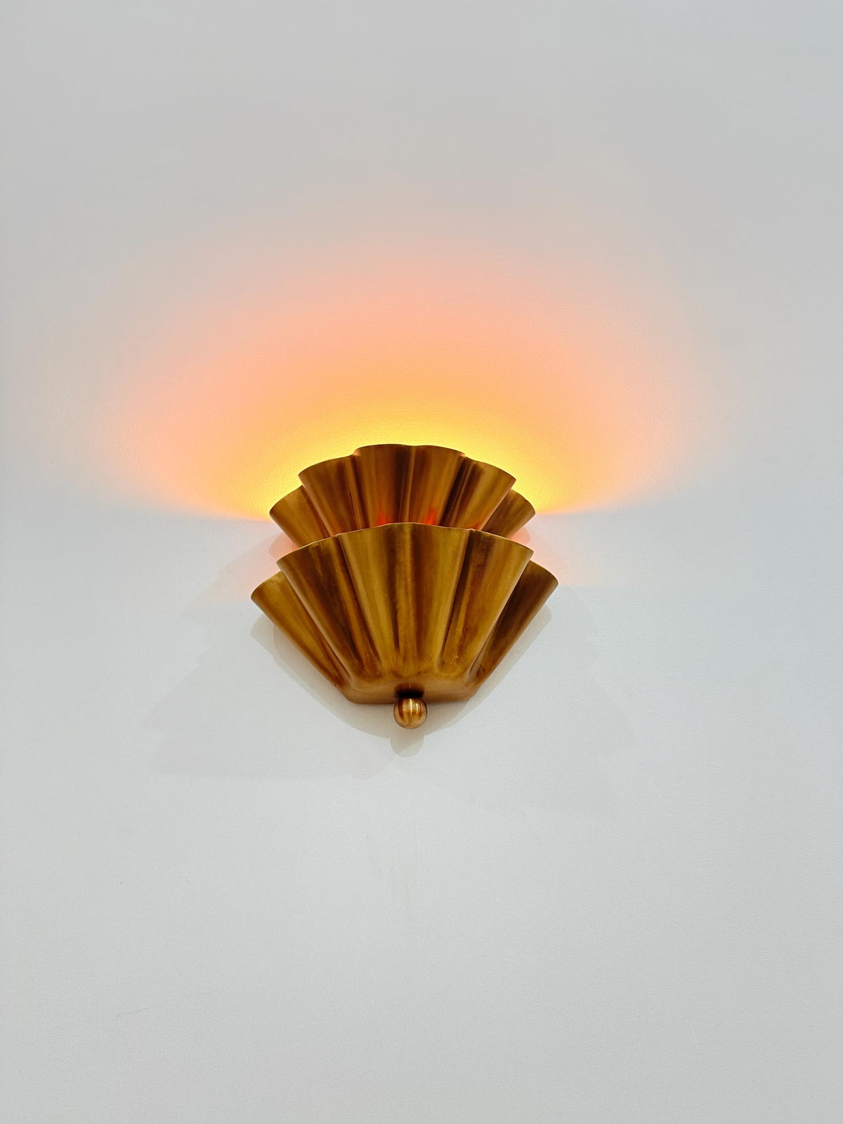 Scalloped Brass Half Flower Wall Sconce Handmade Shell Wall Light Fixture for Bedroom, Hallway, Bathroom & Entryway Decor - optimized image
