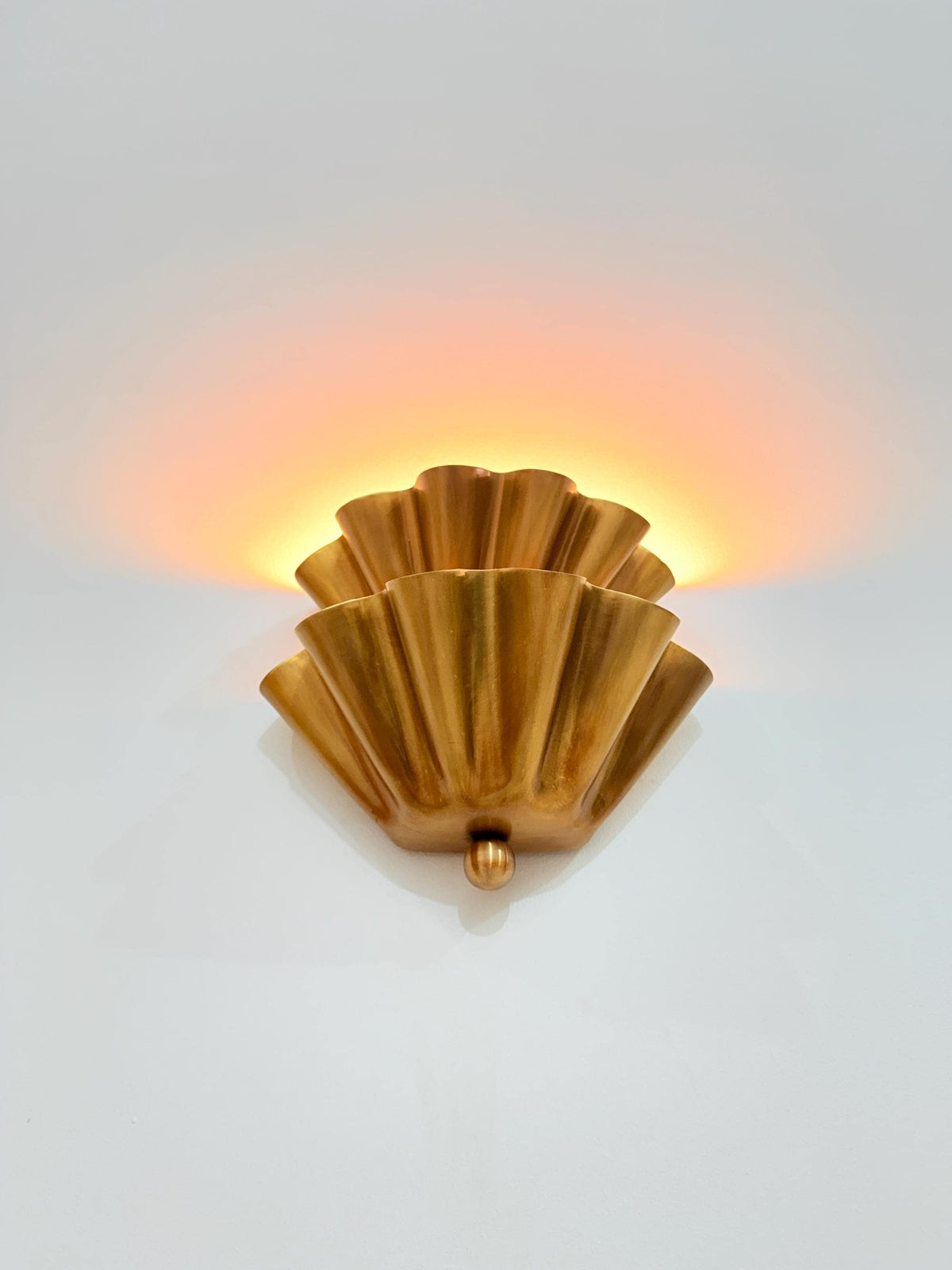 Scalloped Brass Half Flower Wall Sconce Handmade Shell Wall Light Fixture for Bedroom, Hallway, Bathroom & Entryway Decor - Frost Lights