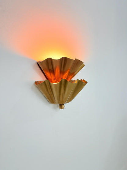 Scalloped Brass Half Flower Wall Sconce Handmade Shell Wall Light Fixture for Bedroom, Hallway, Bathroom & Entryway Decor - optimized image