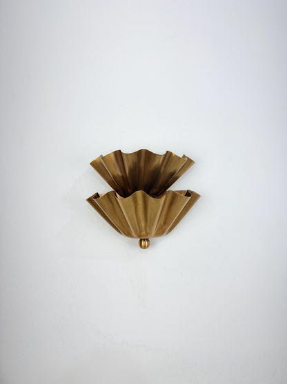 Scalloped Brass Half Flower Wall Sconce Handmade Shell Wall Light Fixture for Bedroom, Hallway, Bathroom & Entryway Decor - optimized image